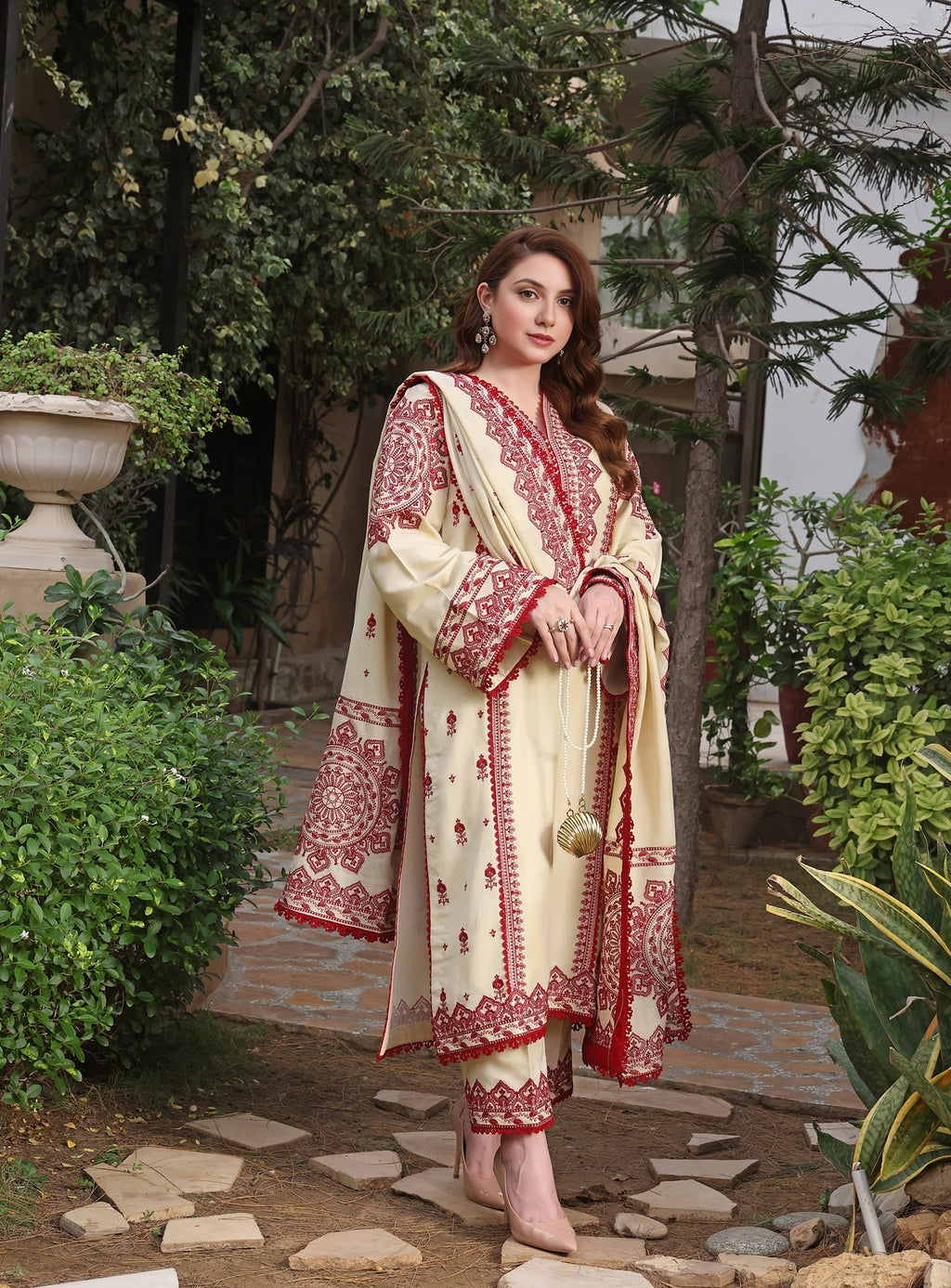 ALEESHA EMBROIDERY 3PC